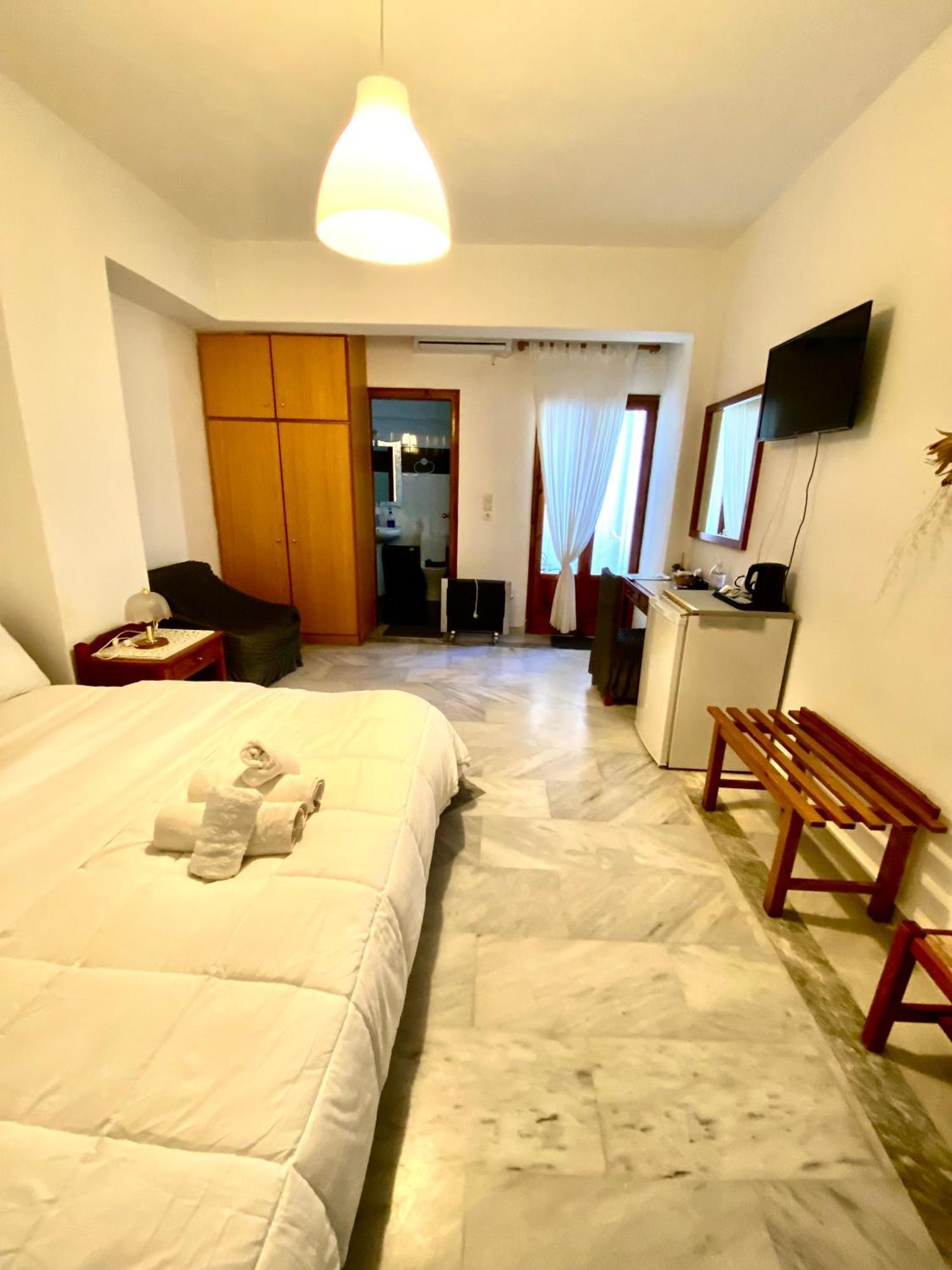 Costas Inn Spílion 外观 照片